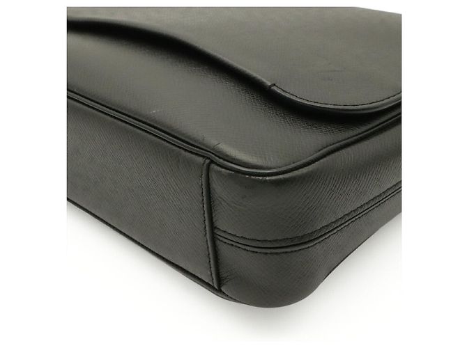 Borsa Messenger Louis Vuitton Taiga Romain PM Nero - vista 3