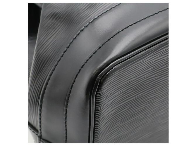 Bolsa de Ombro Louis Vuitton Noe Preto - vista 3
