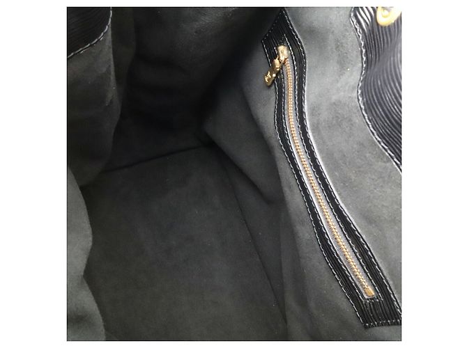 Bolsa de Ombro Louis Vuitton Noe Preto - vista 7