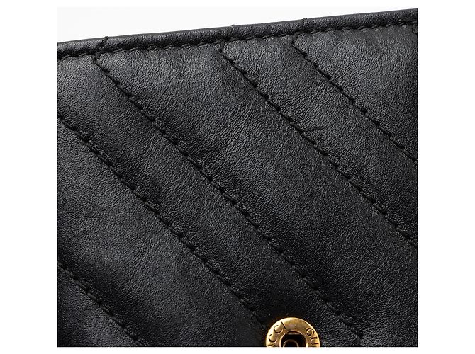 Carteira Trifold GG Marmont em Couro Matelassé Gucci Preto - vista 10