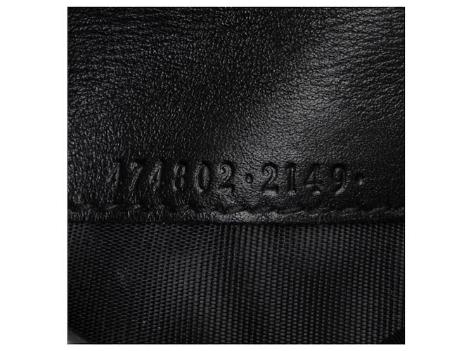Carteira Trifold GG Marmont em Couro Matelassé Gucci Preto - vista 4