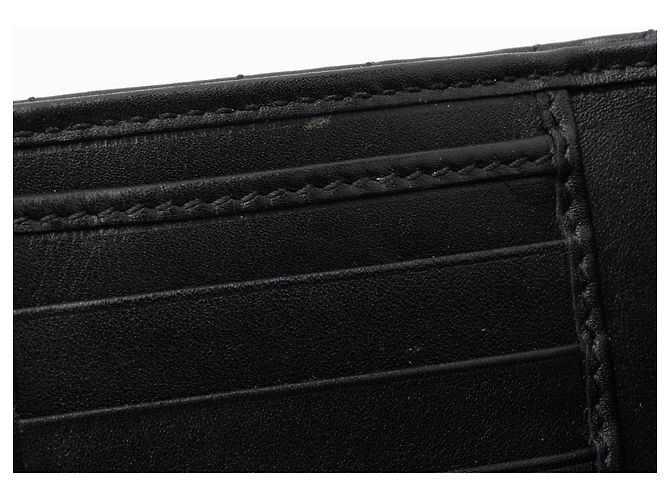Carteira Trifold GG Marmont em Couro Matelassé Gucci Preto - vista 8