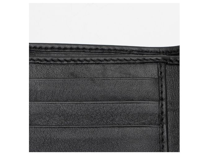 Carteira Trifold GG Marmont em Couro Matelassé Gucci Preto - vista 9