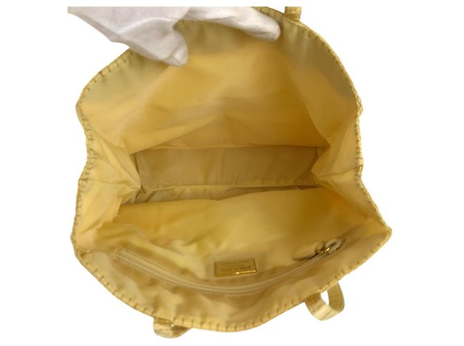 Saco tote Prada em cetim amarelo - vista 9