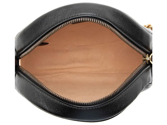 Bolsa de Ombro Mini Redonda GG Marmont em Couro Matelassé Gucci Preto - vista 7