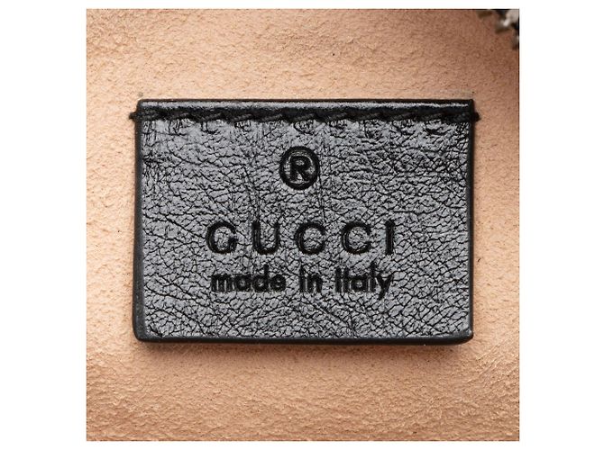 Bolsa de Ombro Mini Redonda GG Marmont em Couro Matelassé Gucci Preto - vista 8