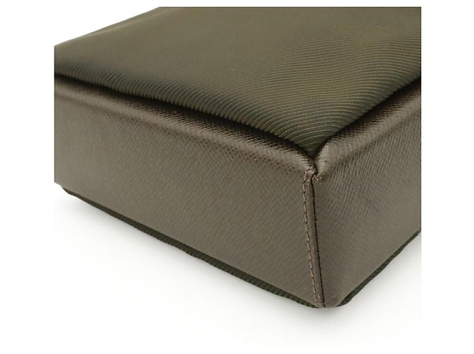 Louis Vuitton Taiga Sayan Schultertasche Braun - Ansicht 3