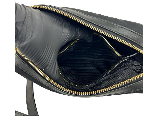 Mini borsa a tracolla Prada in nero - vista 10