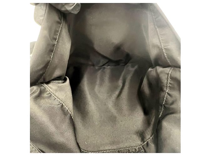 Prada Schultertasche mit Dreiecks-Logo-Plakette Schwarz - Ansicht 10