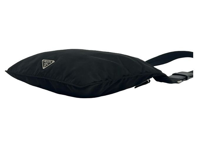 Prada Schultertasche mit Dreiecks-Logo-Plakette Schwarz - Ansicht 8