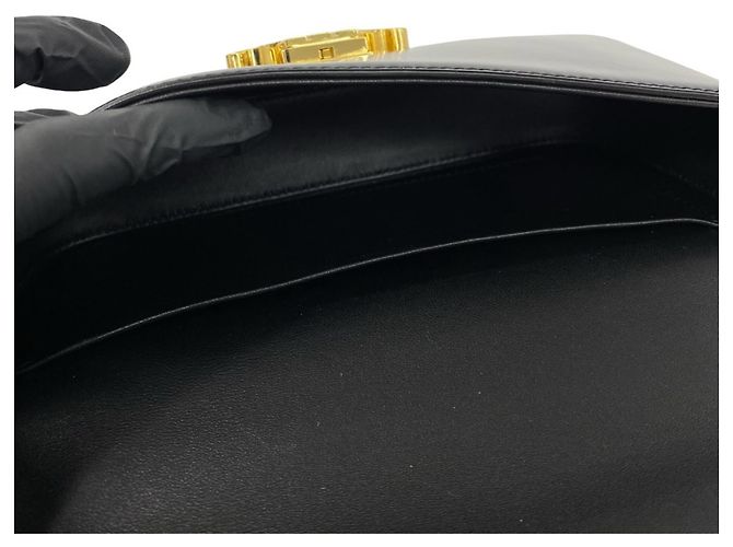 Céline Bolsa Mini Semi One Shoulder em couro com corrente e logo Triomphe Celine Claude Preto - vista 9