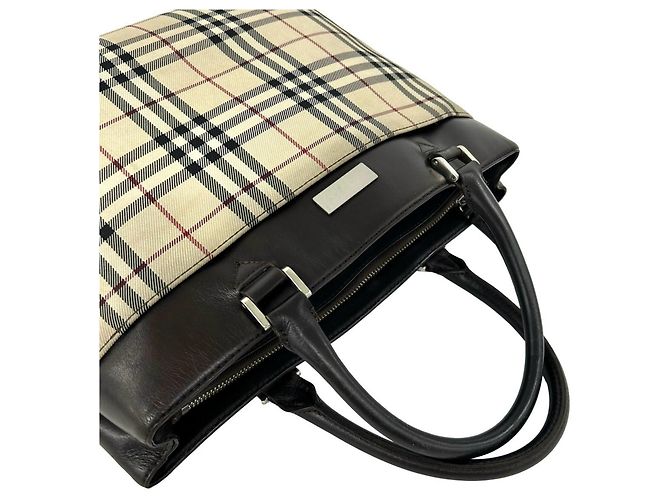 Bolsa Burberry Nova Check em lona e couro Marrom Bege - vista 4