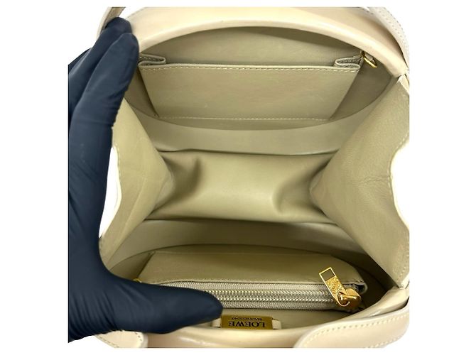 Loewe Vintage Anagram Mini Schultertasche aus Leder Beige - Ansicht 9