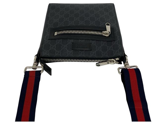 Borsa a tracolla Gucci Sherry Line GG Supreme Nero Rosso Blu navy - vista 4