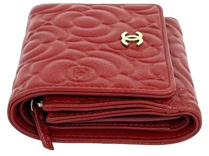 Cartera tri-fold Chanel de piel de becerro granulada roja - vista 4