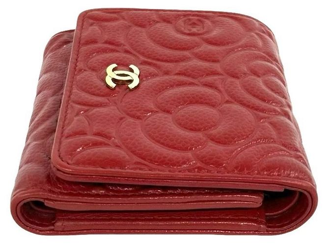 Cartera tri-fold Chanel de piel de becerro granulada roja - vista 5