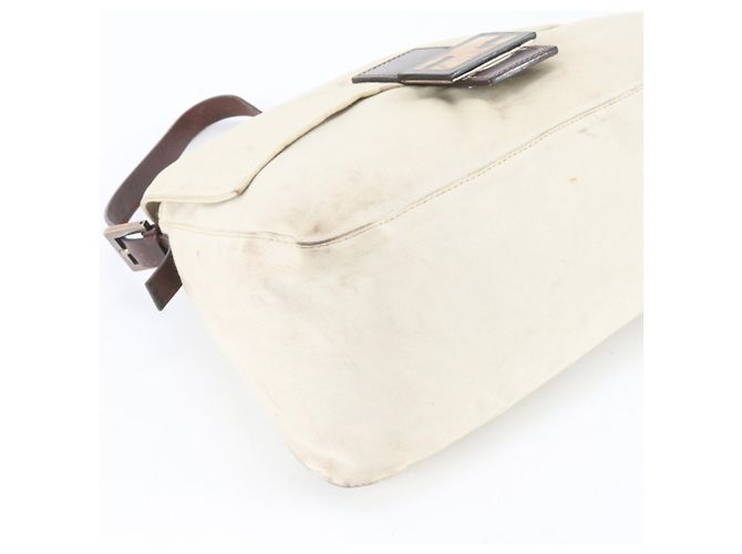 Borsa a spalla Fendi Mamma Bucket Baguette Marrone Beige - vista 5