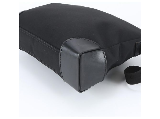 Borsa a tracolla Gucci in pelle nera e nylon Nero - vista 4