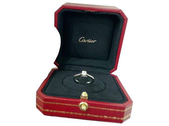 Cartier Solitaire Ring aus Platin mit Diamant Weiß - Ansicht 2