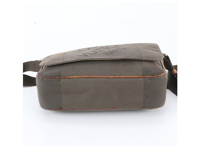 Bolsa Petit Messager Louis Vuitton Damier Géant Verde Caqui - vista 6