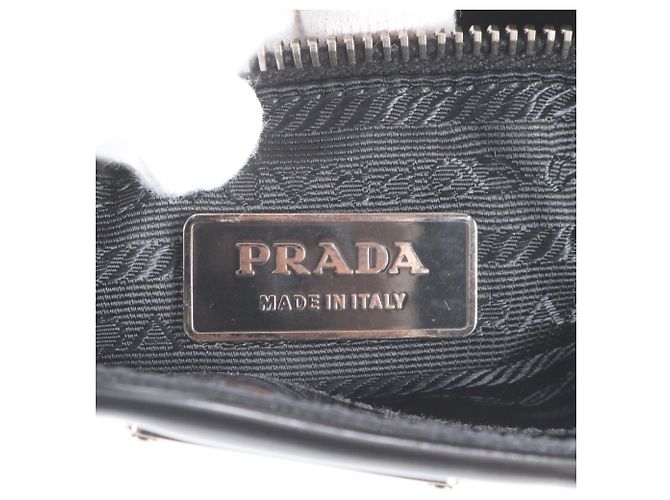 Tote Sac cabas en cuir Prada avec logo triangle Noir - vue 8