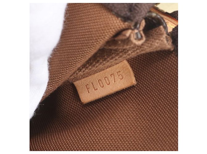 Louis Vuitton Monogram Mini Pochette Accessoires Castaño - vista 9