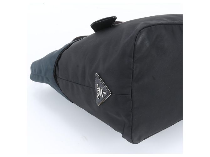 Borsa a tracolla reversibile in pelle e nylon Tessuto con logo triangolare Prada Nero Blu navy - vista 7