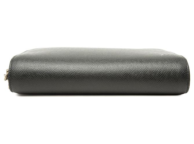 Louis Vuitton Pochette Baikal in Taiga Nero - vista 3