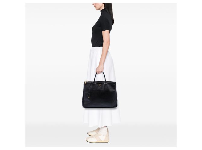 Prada Borsa Tote Galleria Double Zip in Saffiano Lux Nera Extra Large Nero - vista 6