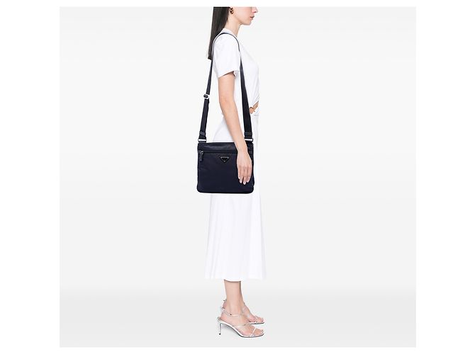 Borsa a tracolla Prada in Tessuto blu con rifiniture in Saffiano e chiusura a zip Blu navy - vista 6