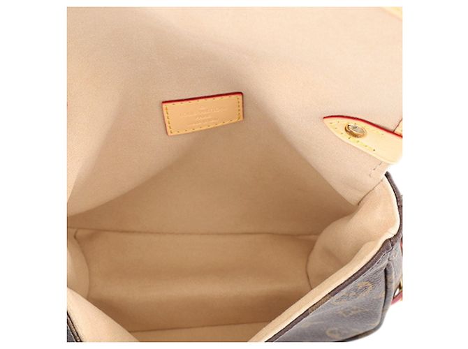 Louis Vuitton Brown Monogram Saumur BB Castaño - vista 4