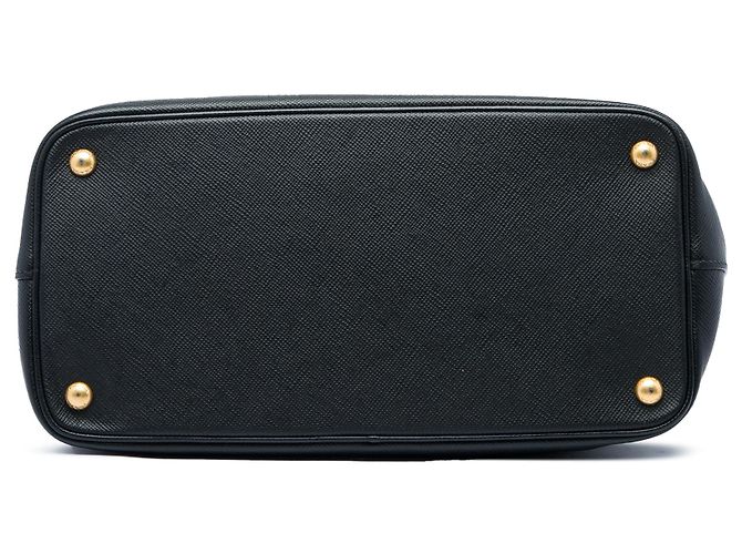 Prada Convertible Tote aus schwarzem Saffiano-Leder mit Fronttasche - Ansicht 3