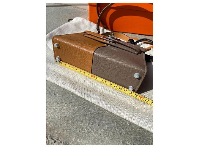 Hermès Kelly Mini II Sellier Tasche aus bicolor Leder Braun Grau - Ansicht 9