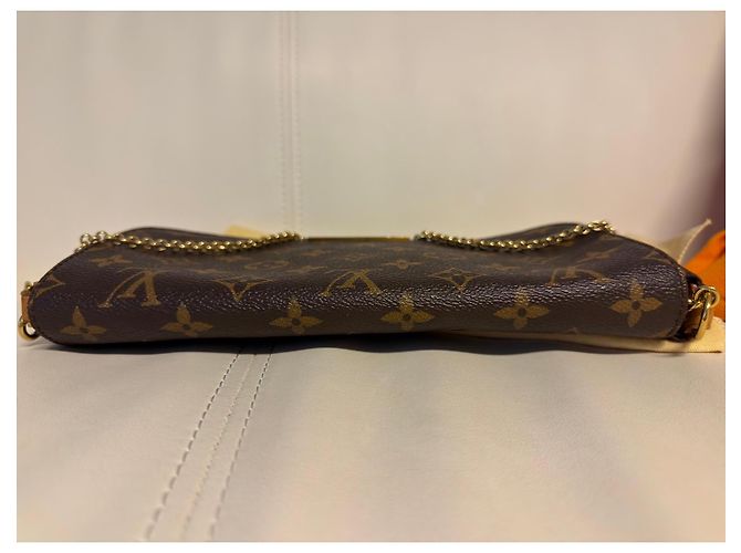 louis vuitton Favorite Mm monogram Marrom - vista 9