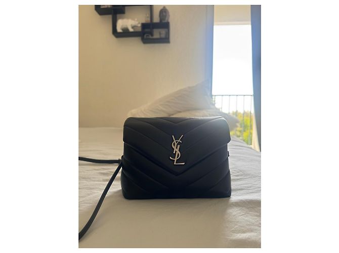 Yves Saint Laurent Borsa a tracolla Saint Laurent Loulou Toy in pelle nera Nero - vista 2