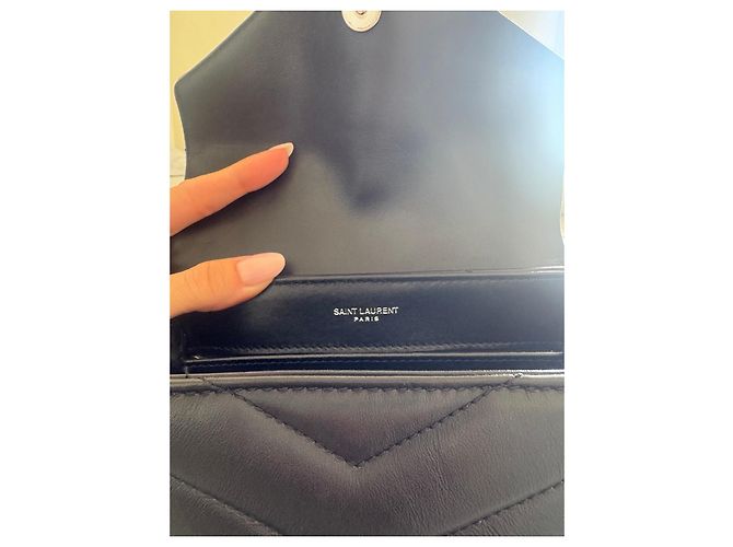 Yves Saint Laurent Borsa a tracolla Saint Laurent Loulou Toy in pelle nera Nero - vista 4