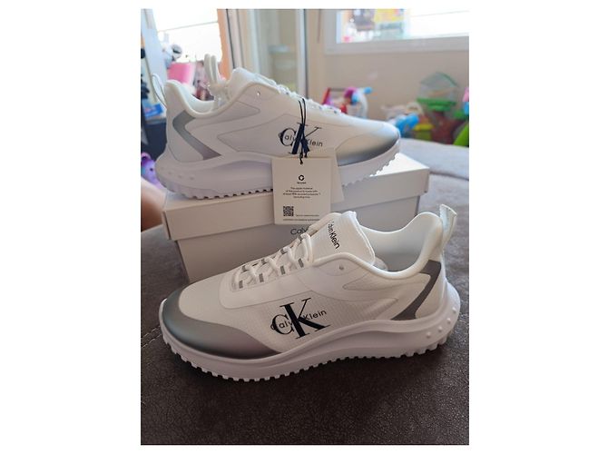 Sneakers bianche e argento Calvin Klein Bianco Metallico - vista 6