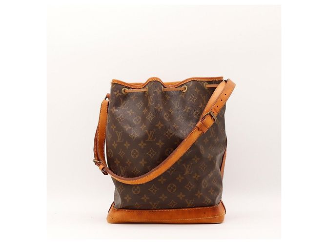 Bolsa de Balde Louis Vuitton Monogram Noe Marrom Monograma - vista 3