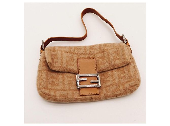 Borsa Fendi Baguette in lana beige - vista 6
