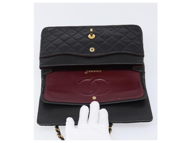 Borsa a tracolla CHANEL Chain Matelasse 25 in pelle d'agnello nera e oro CC Auth 200477SAM Nero D'oro - vista 10