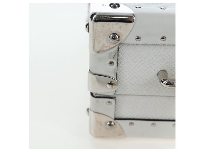 LOUIS VUITTON Tiger Lama Monogram Clutch Box White LV Auth 202290SAM Bianco - vista 6