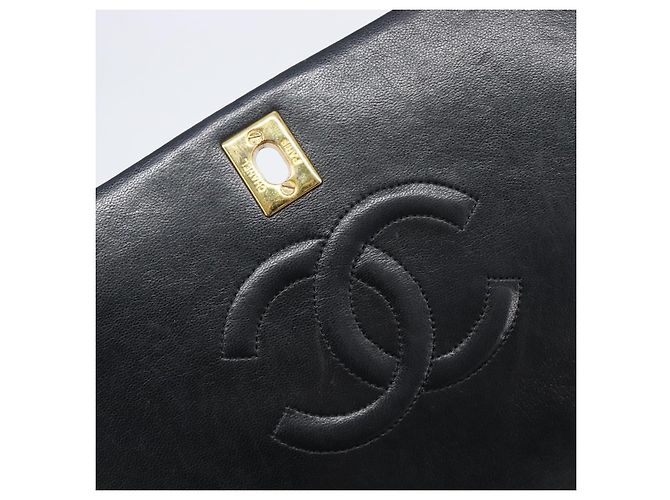 Borsa a tracolla CHANEL Chain Matelasse in pelle d'agnello nera e oro CC Auth 200435V Nero D'oro - vista 20
