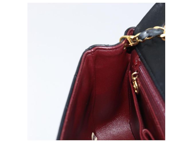 Borsa a tracolla CHANEL Chain Matelasse in pelle d'agnello nera e oro CC Auth 200435V Nero D'oro - vista 23