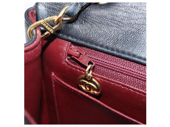 Borsa a tracolla CHANEL Chain Matelasse in pelle d'agnello nera e oro CC Auth 200435V Nero D'oro - vista 24