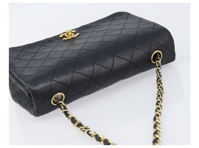 Borsa a tracolla CHANEL Chain Matelasse in pelle d'agnello nera e oro CC Auth 200435V Nero D'oro - vista 6