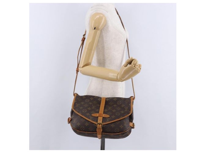LOUIS VUITTON Monogram Saumur 30 Shoulder Bag M42256 LV Auth 199805A Monogramma - vista 30