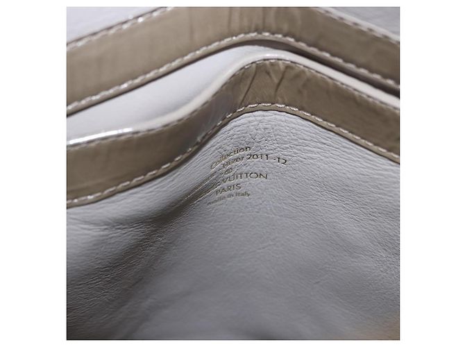 Borsa a mano LOUIS VUITTON Lockit Voyage Mouton Greige M93850 LV Auth am12524SAM - vista 23