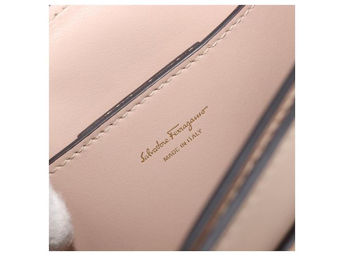 Borsa Salvatore Ferragamo Gancini in pelle 2way Beige Gold Auth 199034A D'oro - vista 20