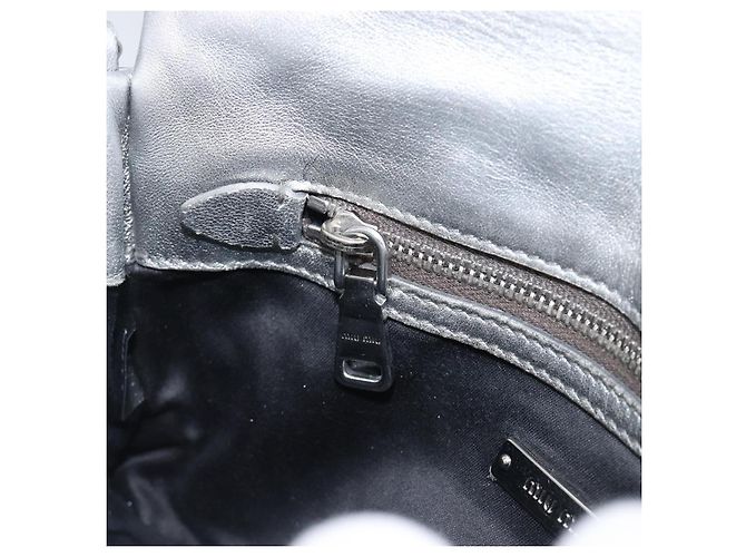 Borsa a tracolla Miu Miu in pelle argento autentica 167579A - vista 23