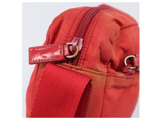 Bolso de Hombro PRADA Nylon Rojo Plata Auth 201440 Roja - vista 19